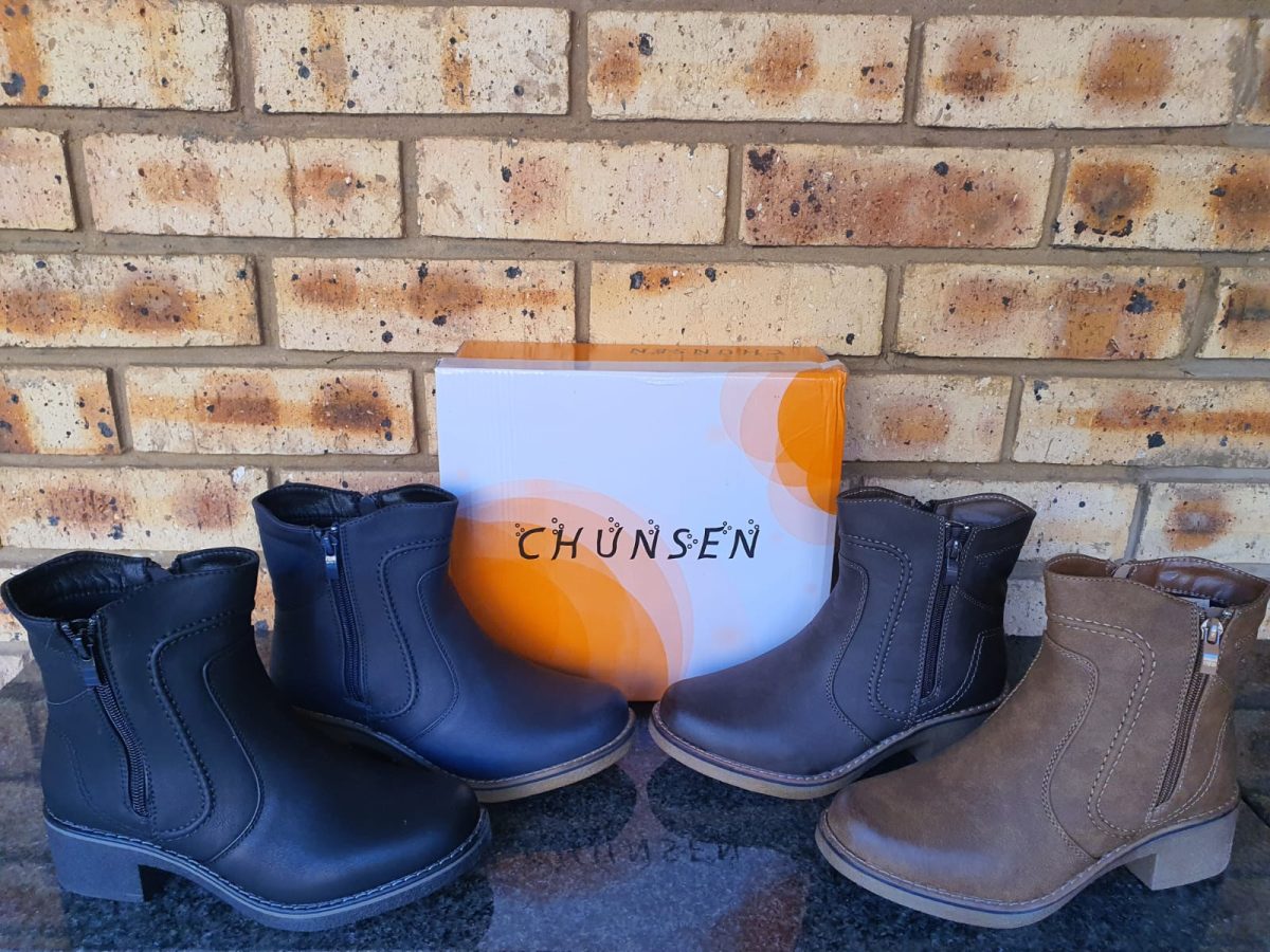 Chunsen Zip Ankle Boots