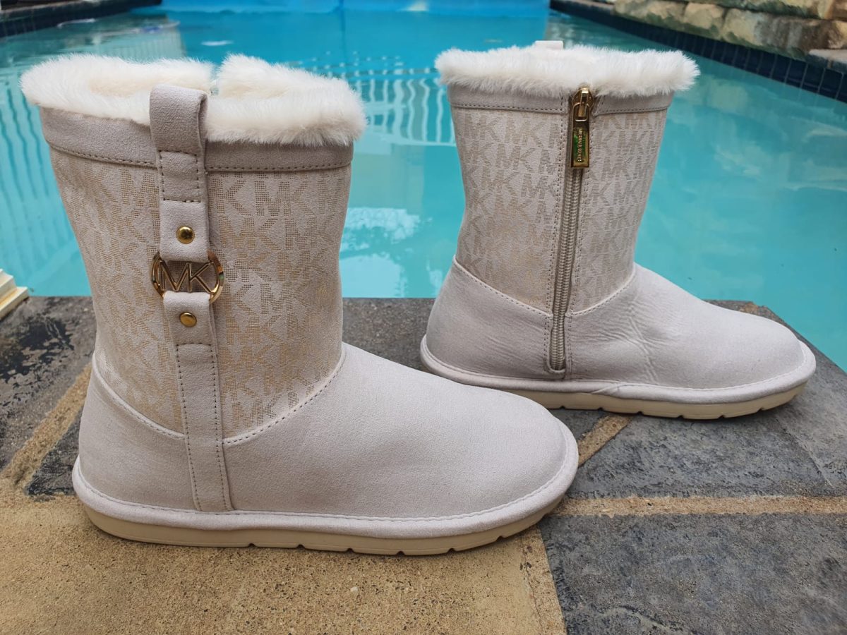 IMG-20250130-WA0087 Uggs kids/adults